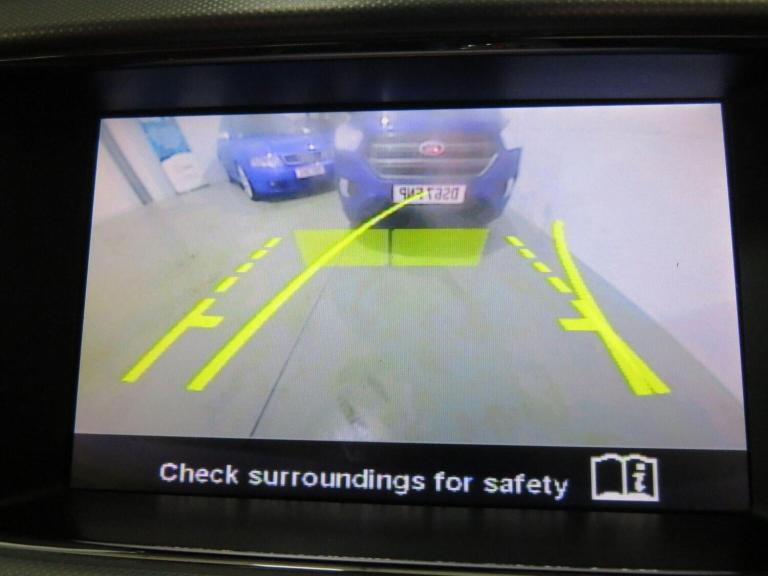 JAGUAR XF 3.0d S V6 Portfolio Sportbrake Auto Euro 5 (s/s) 5dr White Auto Diesel