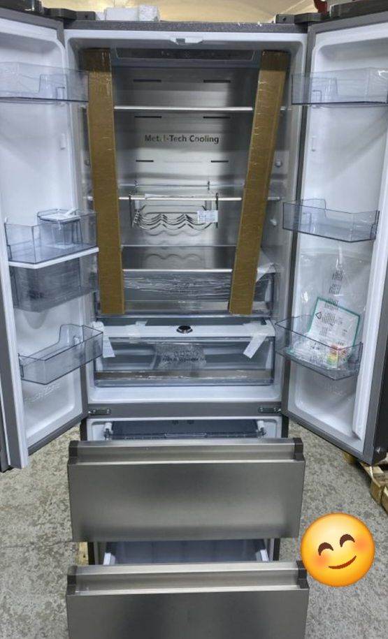 New Stainless Steel American Style Fridge Freezer