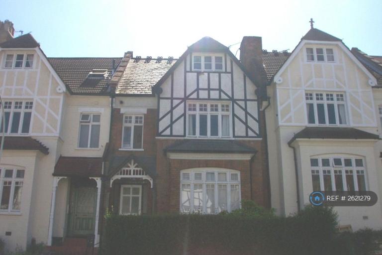 1 bedroom flat in Crouch End Central, London, N8 (1 bed) (#2621279)