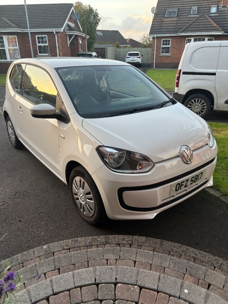 Volkswagen, UP, Hatchback, 2013, Manual, 999 (cc), 3 doors