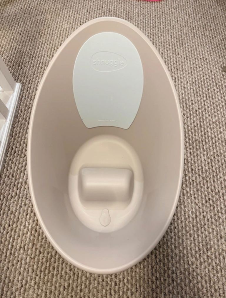 Shnuggle Baby Bath Tub – Excellent Condition, Beige