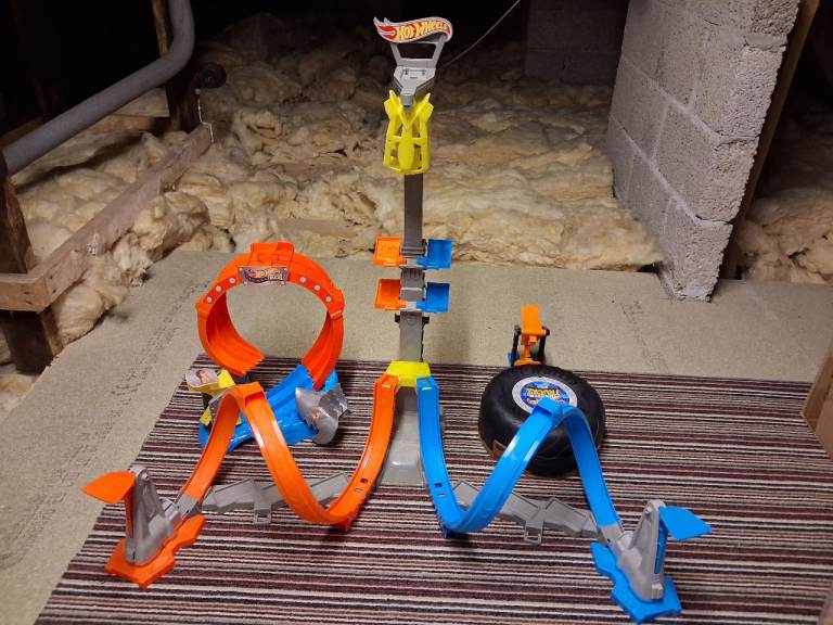 Hot Wheels stunt tracks bundle for cars and monster trucks