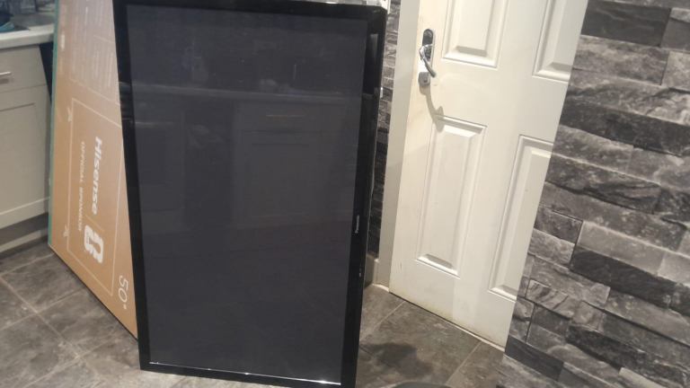 52” Panasonic tv no remote works perfect 