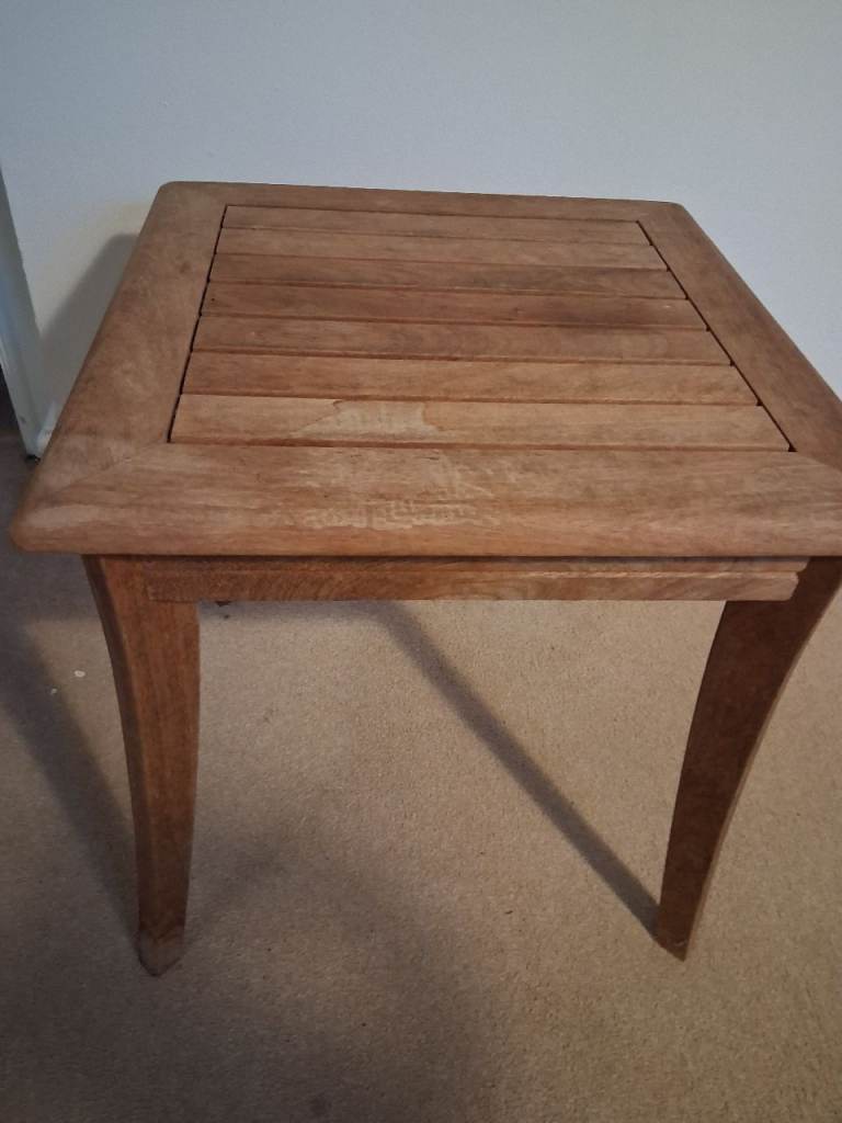 Solid Oak wooden table Canterbury collection by Oak furnitureland. Needs a bit of TLC 48cm each side