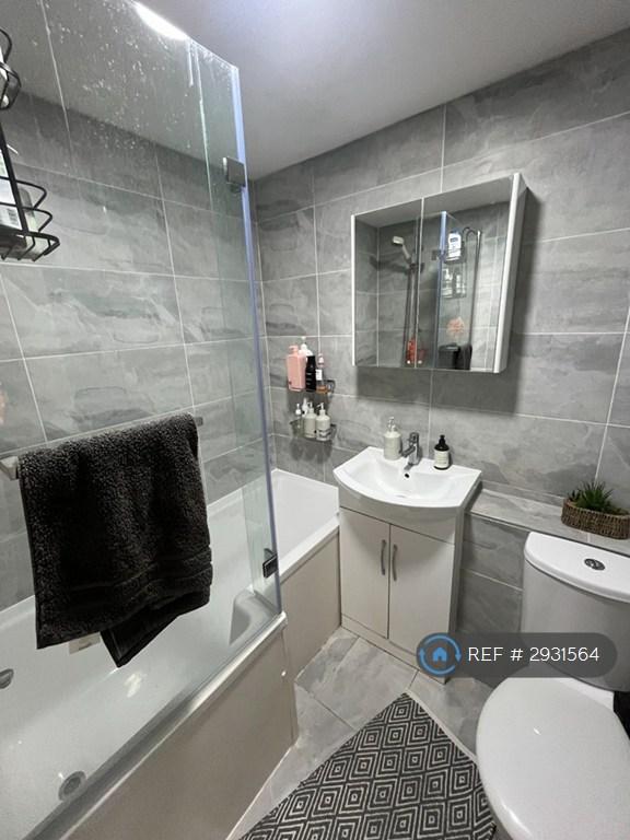 6 bedroom flat in Mundy House, London, W10 (6 bed) (#2931564)