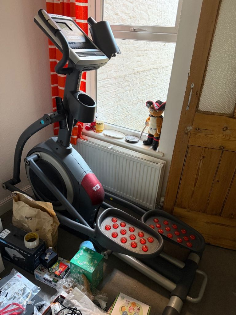 FREE Cross-Trainer
