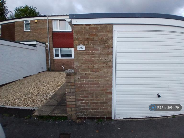 3 bedroom house in Cambrian Way, Basingstoke, RG22 (3 bed) (#2981479)