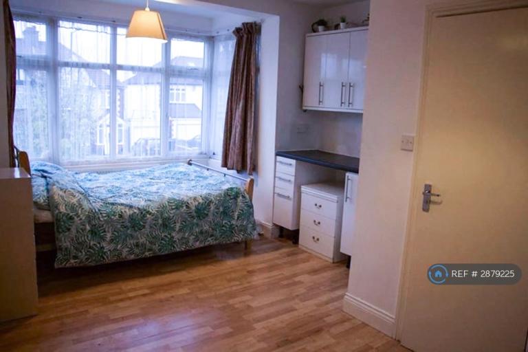 1 bedroom in Clarendon Gardens, Wembley, HA9 (#2879225)