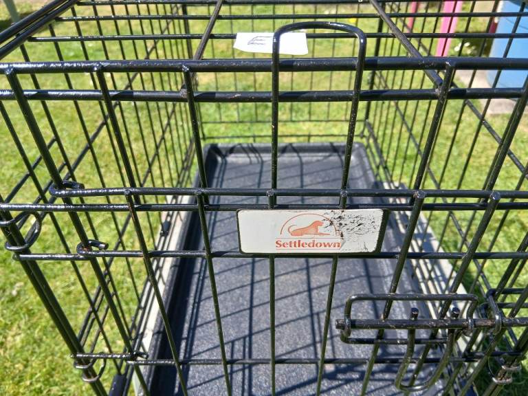 E ,Small Dog Crate L 56 CM W 33 CM H 39 CM .  £10. VGC  NORTH BADDESLEY.