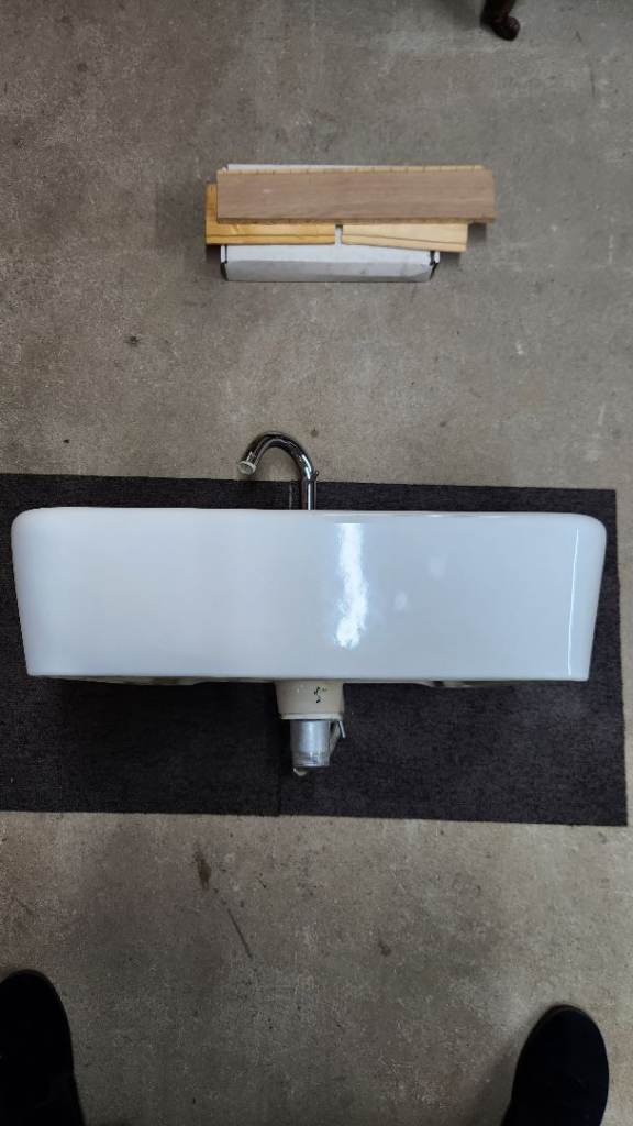 Bathroom Sink, Ceramic Large