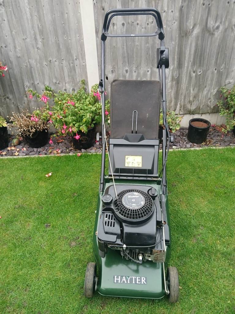 Hayter Harrier 41 self propelled rear roller lawnmower 