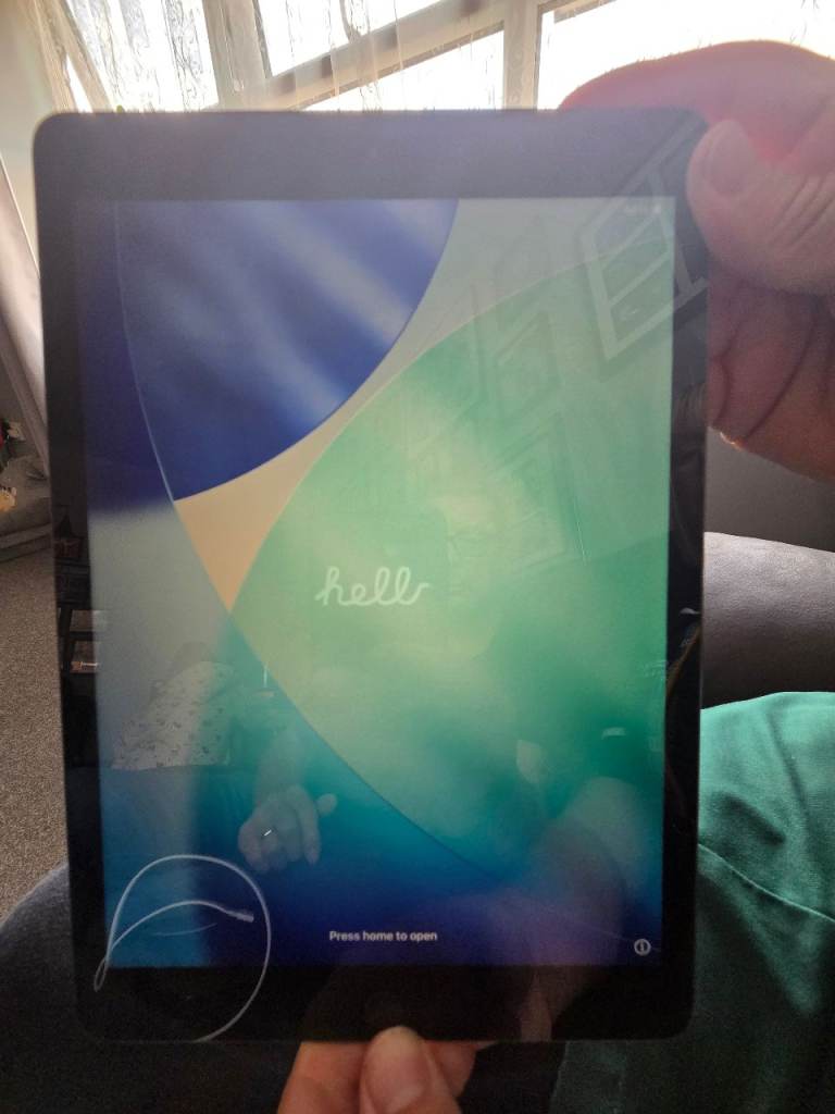 Apple iPad 10.2 inch 32GB - Good Condition