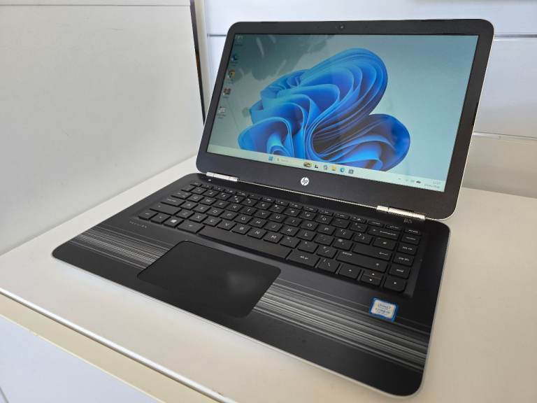 HP Pavilion 14-al106 14inch laptop Intel i5, 8GB Ram