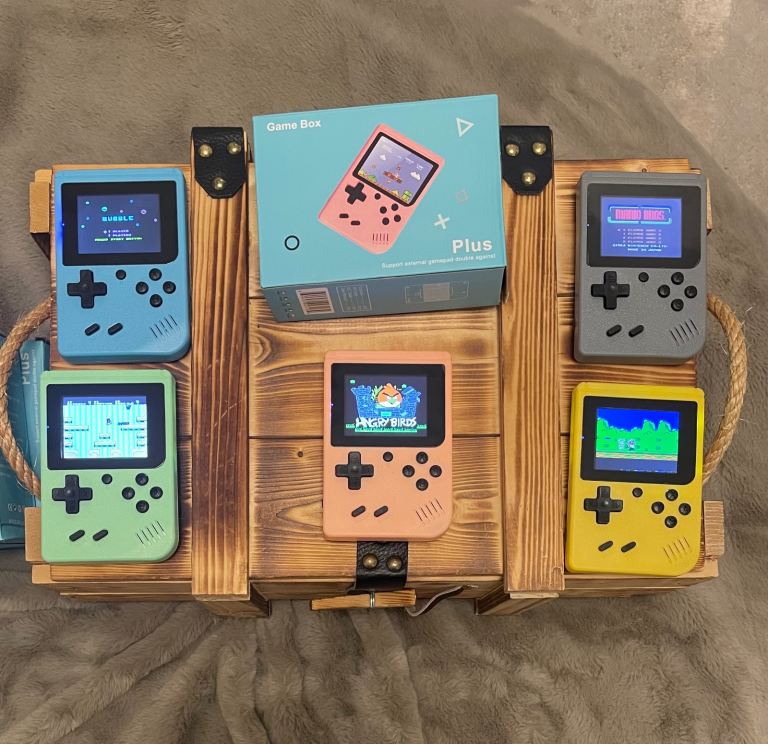 500 Games in 1, Retro Handheld Console. 
