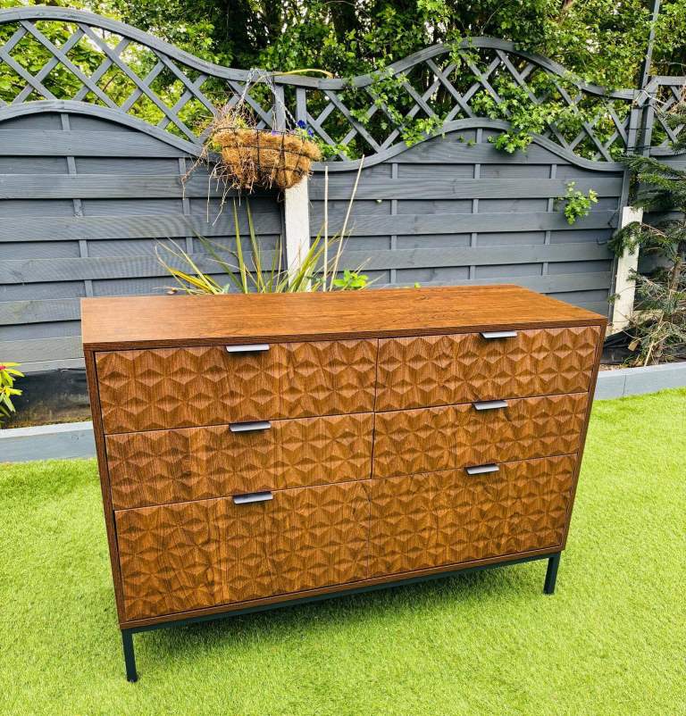 DUSK ISABELLA 6 DRAWER CHEST - WALNUT£150