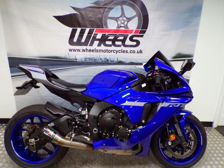 2020 YAMAHA R1 WITH FULL SERVICE HISTORY