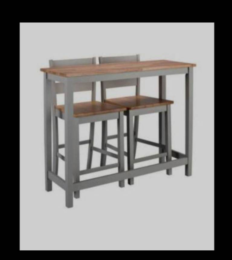 Breakfast bar and x 2 stools