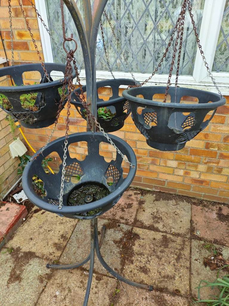 Hanging baskets stand 