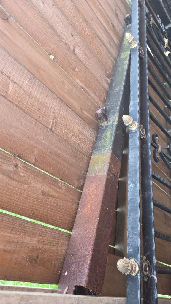 Cast iron drive gates