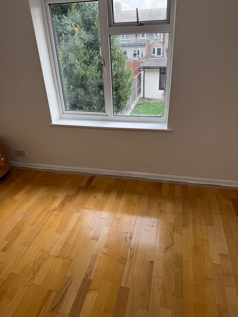 Double and single room for rent 