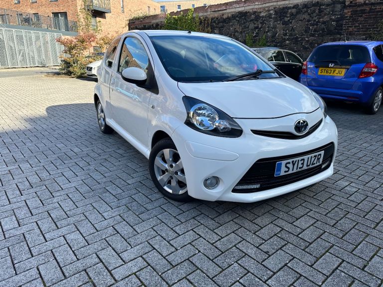 Toyota, AYGO, Hatchback, 2013, Manual, 998 (cc), 3 doors