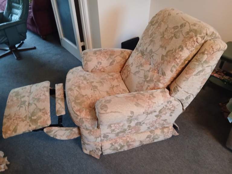 Tapestry 2 seater sofa and recliner armchair £40