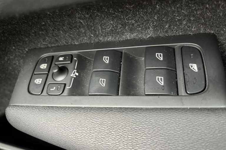 2020 Volvo XC40 2.0 D4 Inscription Pro SUV 5dr Diesel Auto AWD Euro 6 (s/s) (190 ps) SUV Diesel A...