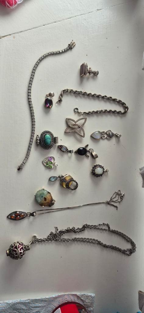 Silvery jewellery bundle 