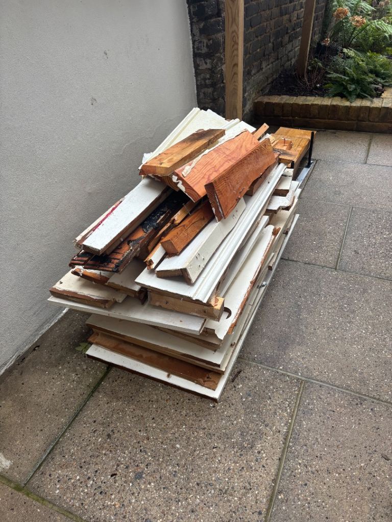 Free scarp wood for fire 