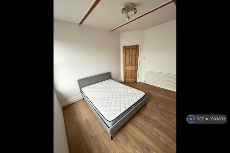 1 bedroom in South Norwood, London, SE25 (#2939303)