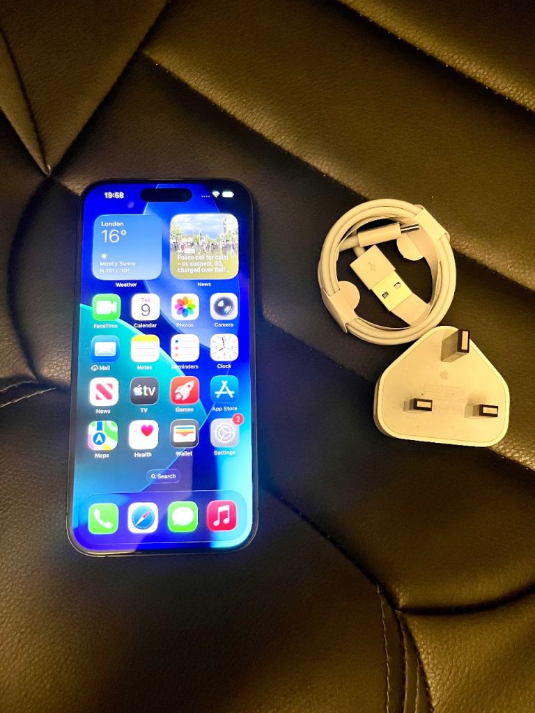 Apple iPhone 15 Pro 128gb unlocked one year warranty 