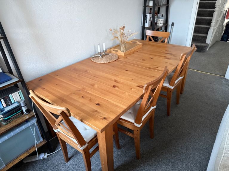 Solid Pine Extendable Dining Table with 4 Chairs – Good Condition