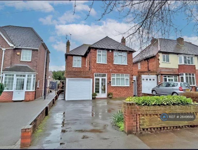 3 bedroom house in Woden Road East, Wednesbury, WS10 (3 bed) (#2849666)