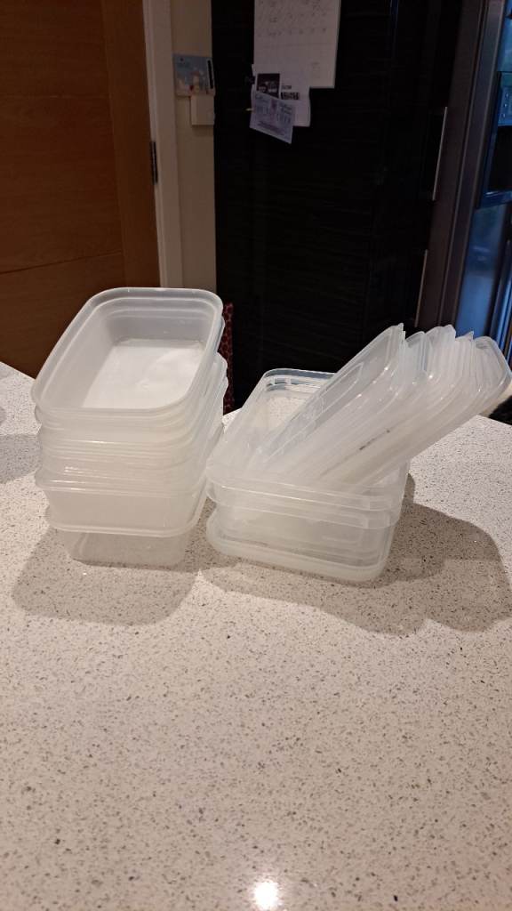 Food storage containers 