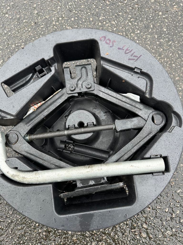 Fiat 500 spare wheel 