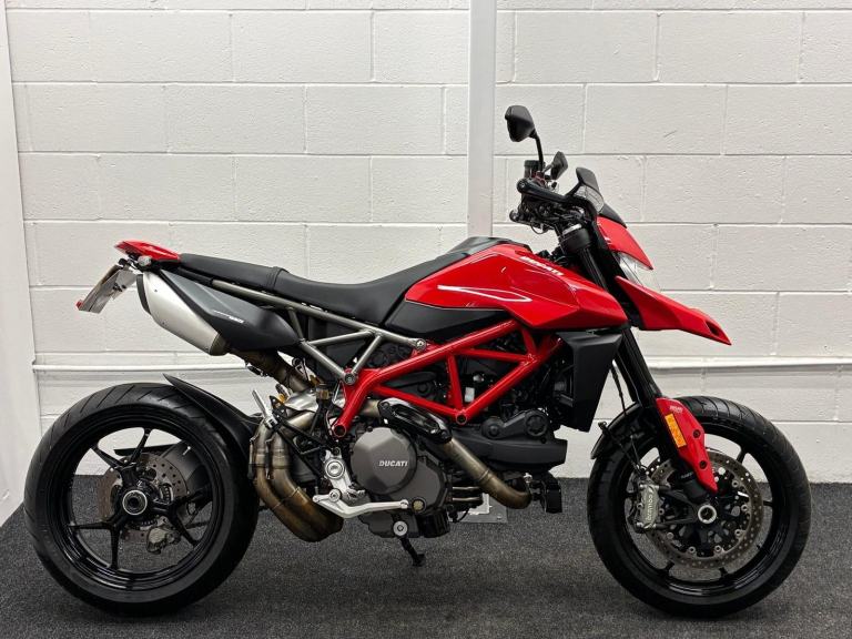 DUCATI HYPERMOTARD 950 ** RIDER MODES - RAD GUARDS - NOV 26 MOT **