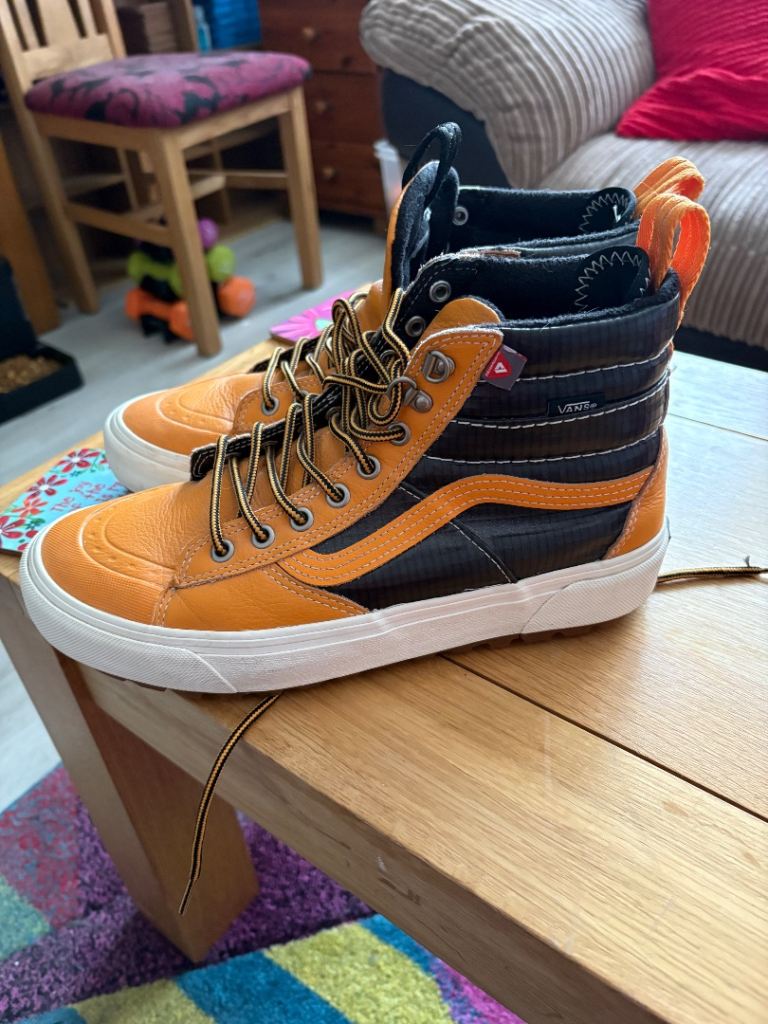 Men’s size 7.5 vans brand new
