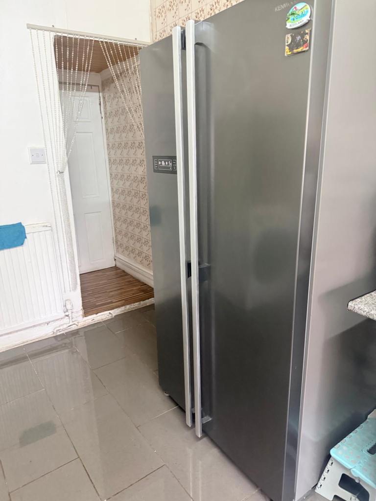Kenwood American Style Fridge Freezer – Silver