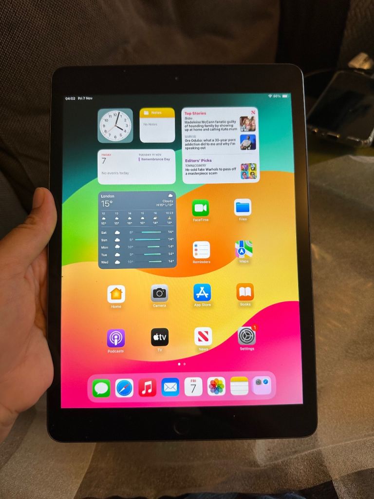 iPad 7th generation 32gb WiFi only very good condition 