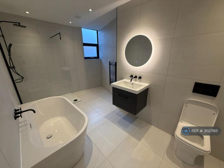 2 bedroom flat in Hall Gate, Doncaster, DN1 (2 bed) (#3027185)