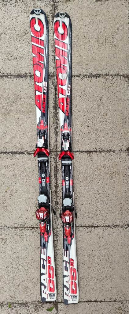 Atomic Race GS 10 Skis (166cm) + Scott Poles + Driver13 Adjustable Ski Bag