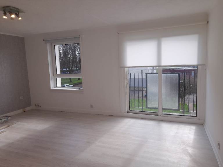 3 bedroom maisonette flat in Gorget Quadrant, Knightswood, G13