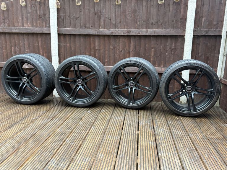 Genuine Audi R8 19" 5 Twin Spoke Alloy Wheels with Michelin Tyres – Never been used