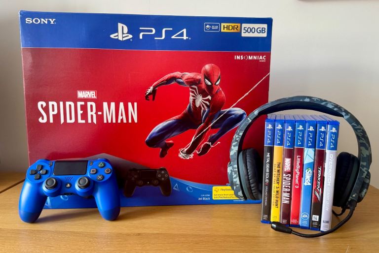 Sony PS4 500GB Console Bundle with 2 Controllers and 7 Games