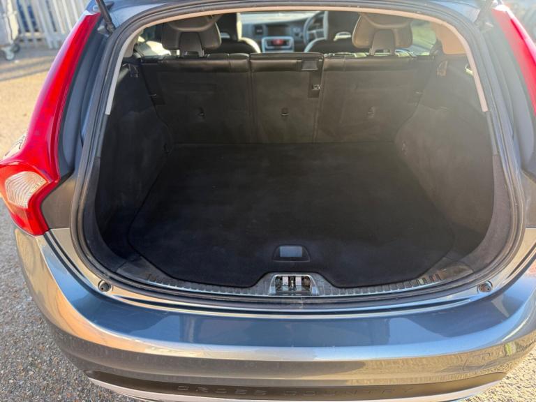 2017 Volvo V60 Cross Country 2.4 D4 Lux Nav Auto AWD Euro 6 (s/s) 5dr ESTATE Diesel Automatic