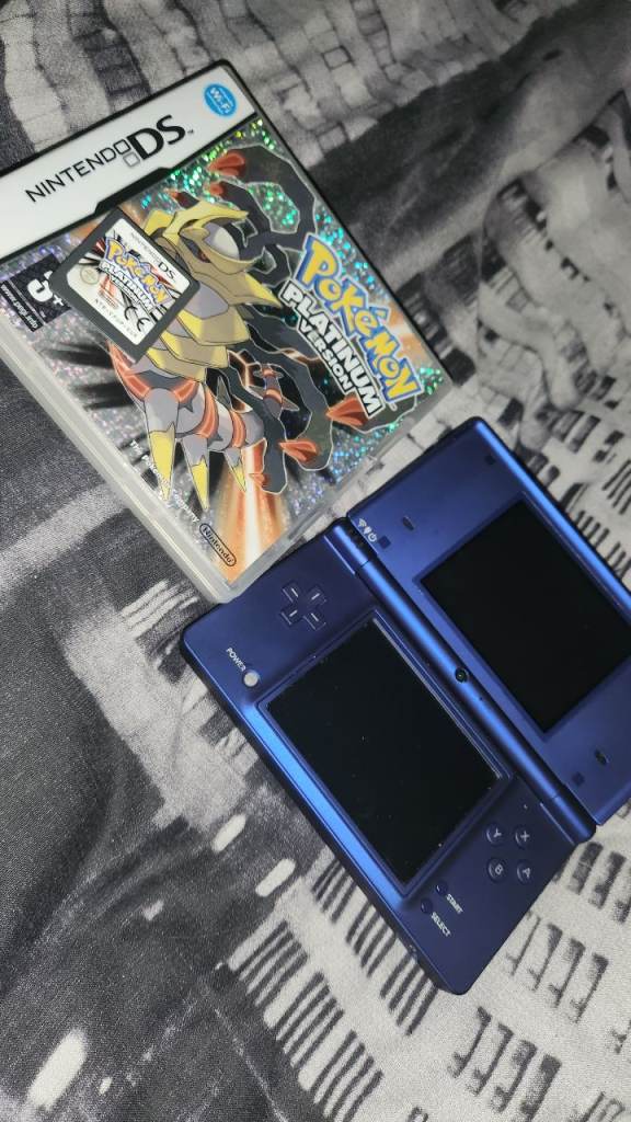 image for DSI Metallic Blue + Pokémon Platinum (DS)