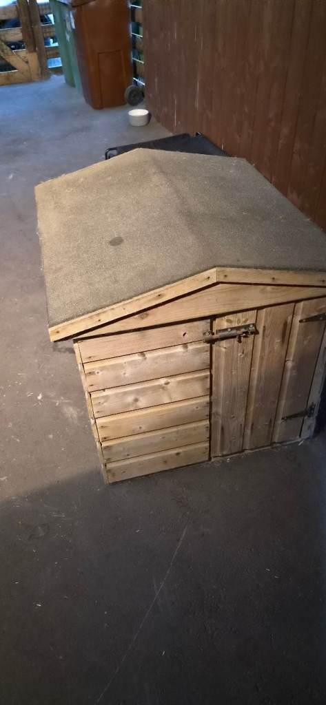 Large Dog Kennel