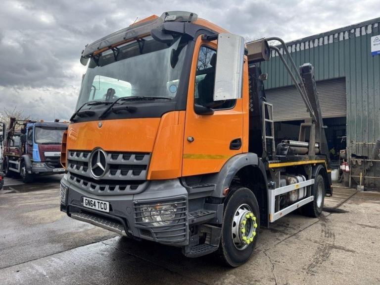 2014 MERCEDES AROCS 1824 SKIP LOADER