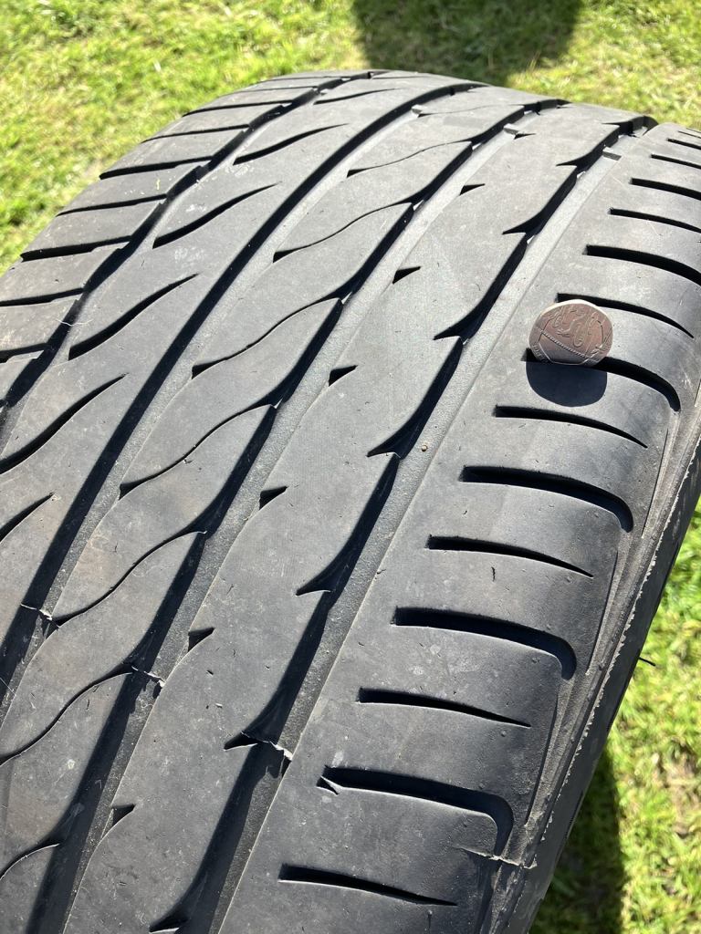 Saferich 245/40ZR19 tyre 