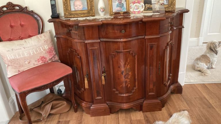 Italian reproduction sideboard and Dining Table x 6 chairs
